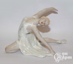 Скульптура "Балерина Н. М. Дудинская в роли Сюимбике"